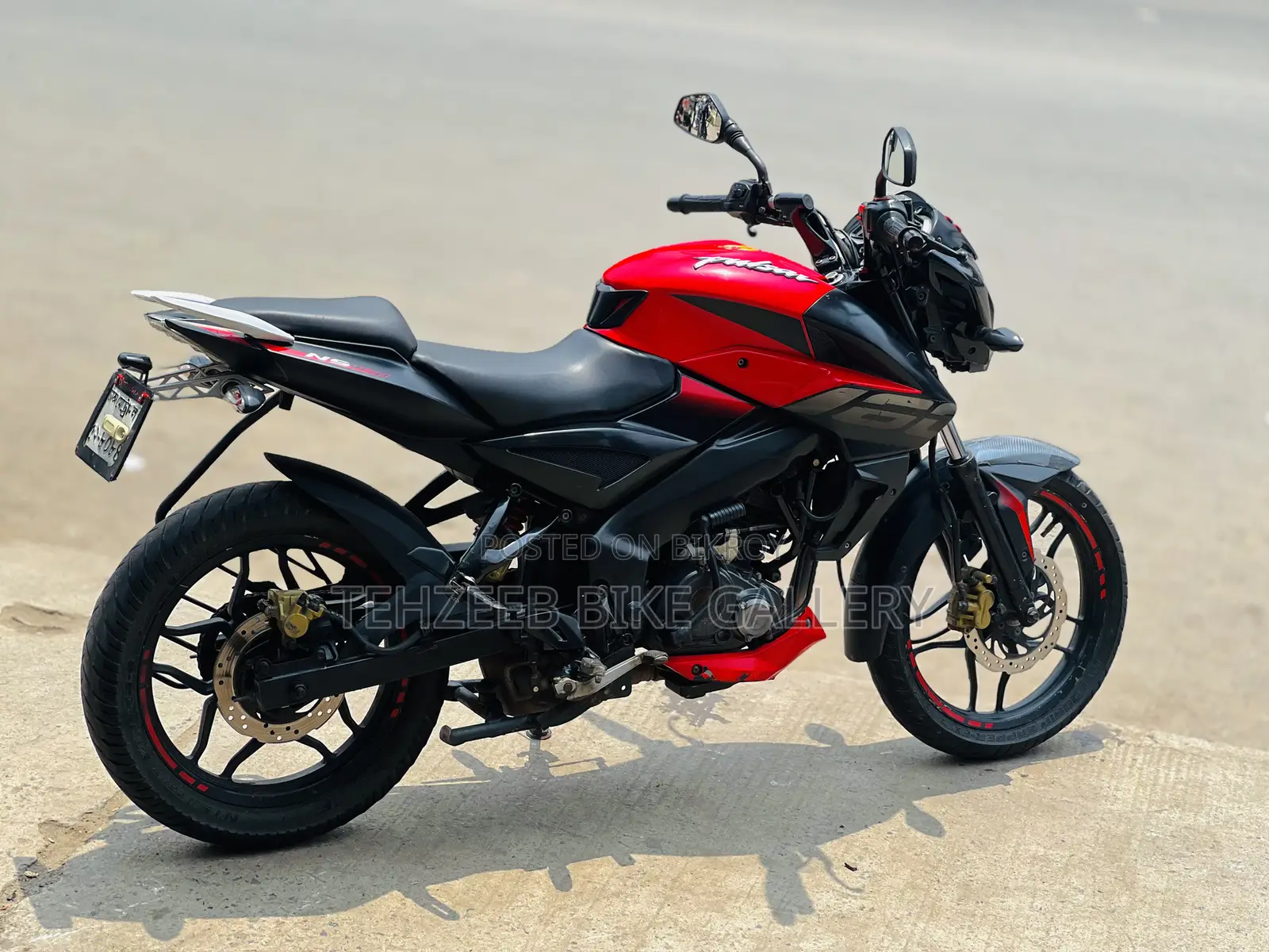 Bajaj Pulsar NS 160 2020 Red