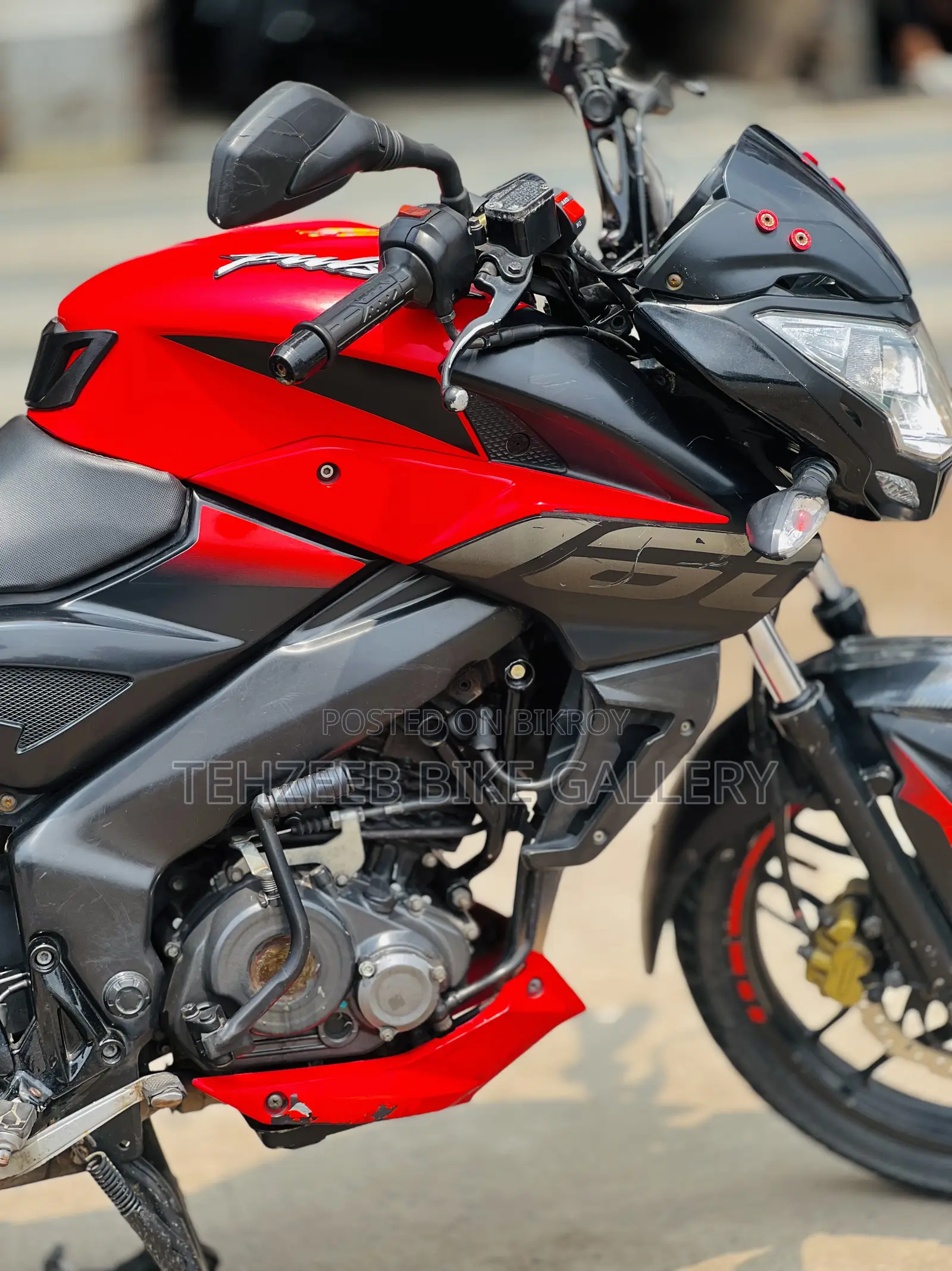 Bajaj Pulsar NS 160 2020 Red