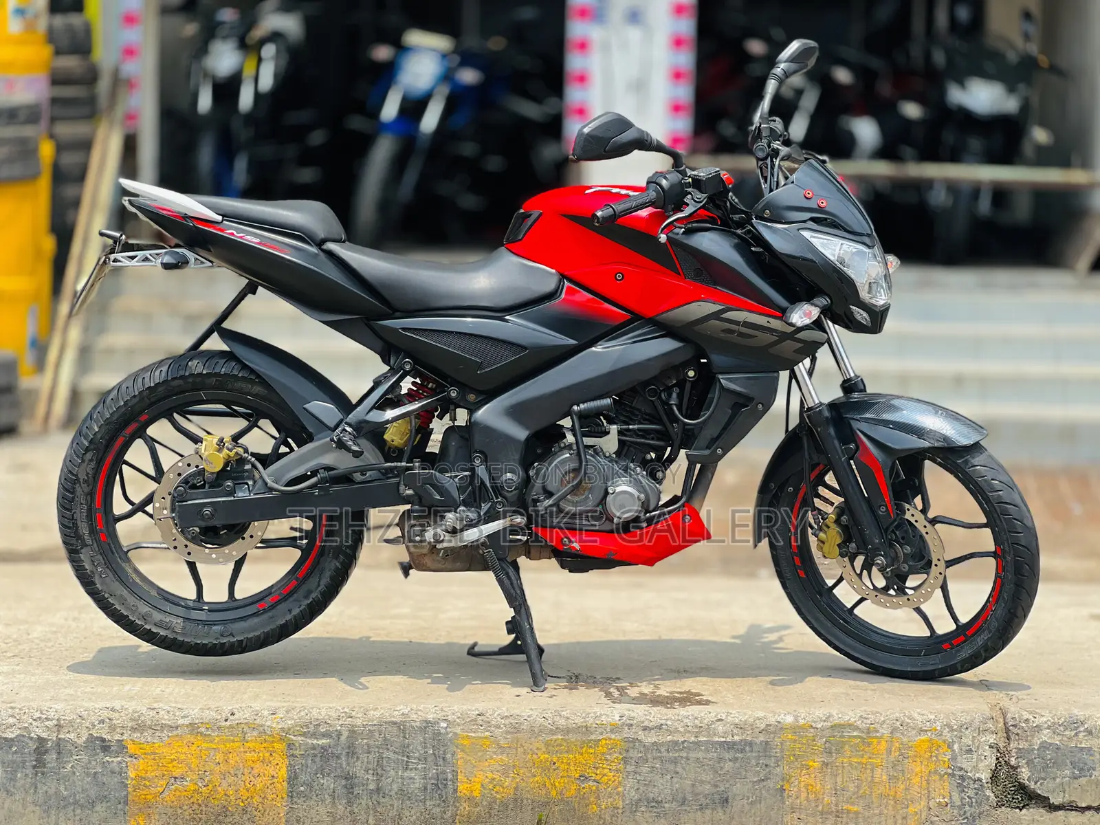 Bajaj Pulsar NS 160 2020 Red