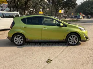 Toyota Aqua 2016 Green