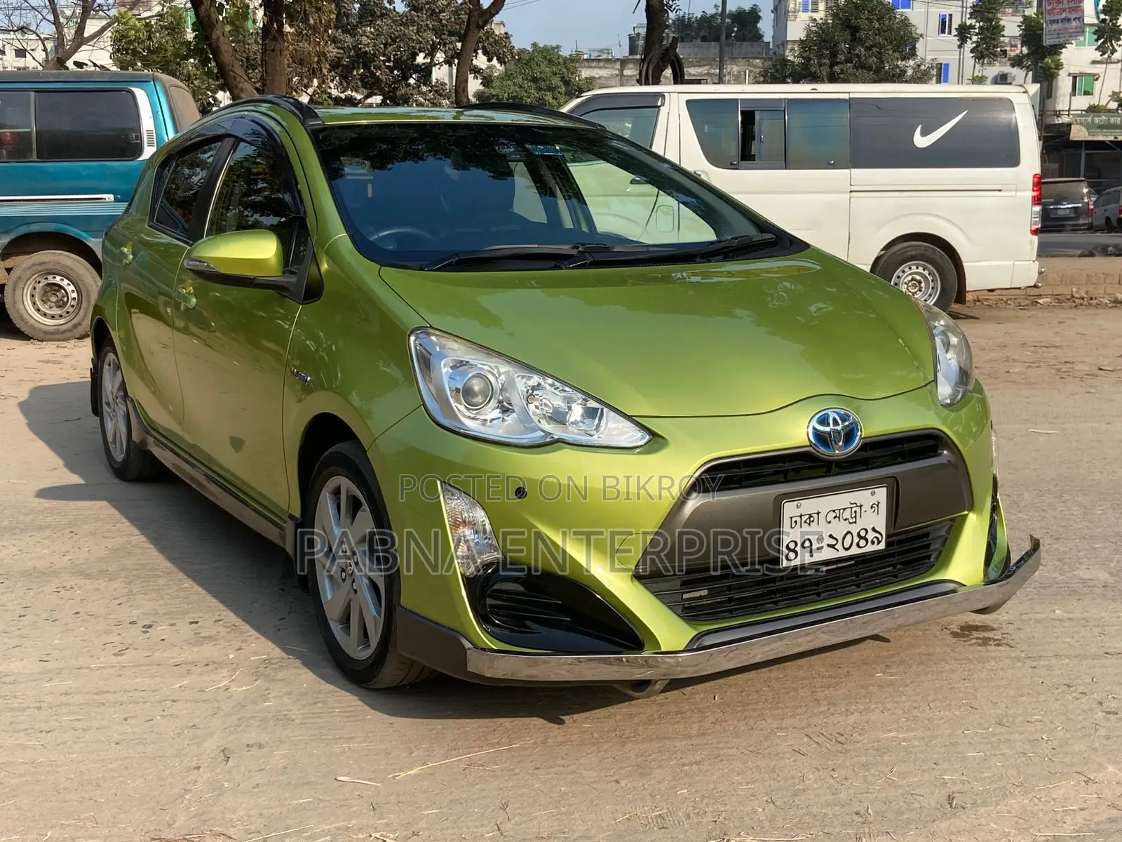 Toyota Aqua 2016 Green