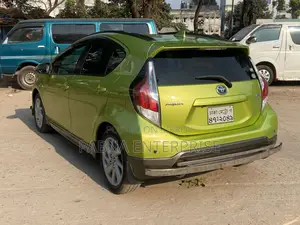 Toyota Aqua 2016 Green