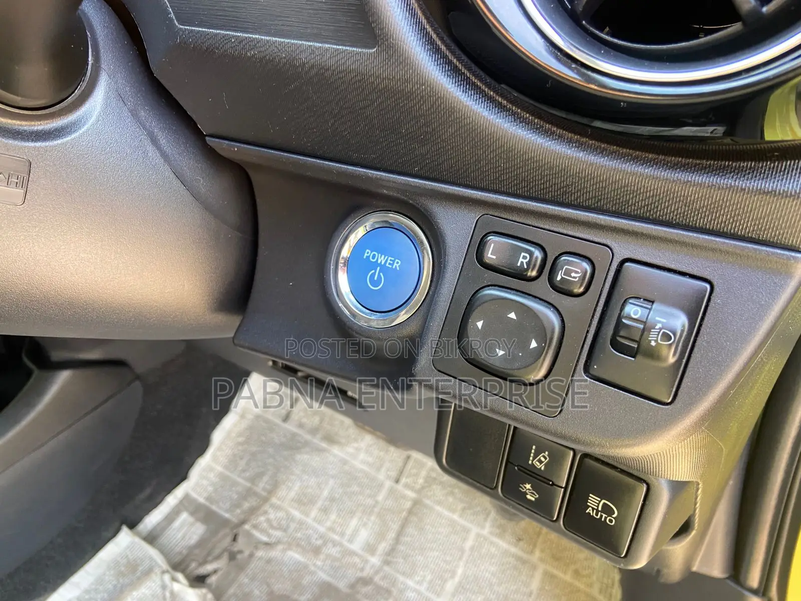 Toyota Aqua 2016 Green