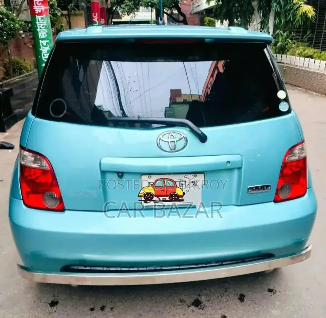 Toyota IST 2006 Green