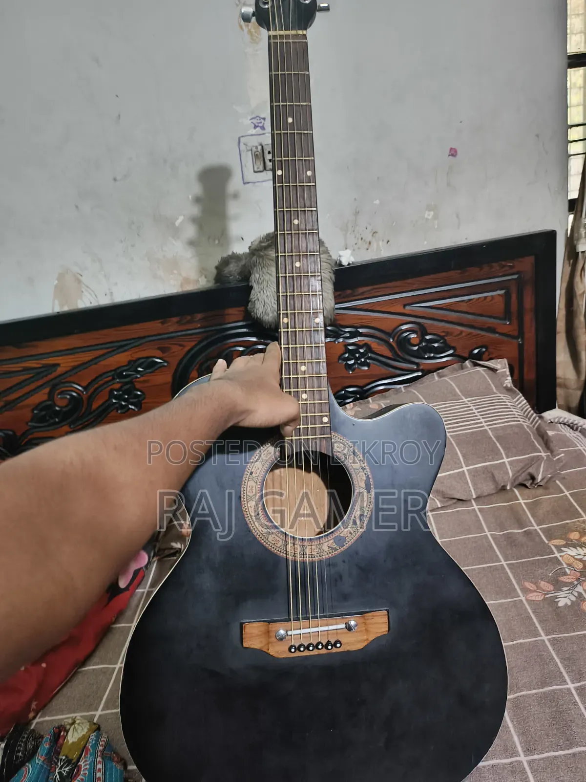 ইন্ডিয়ান সিগনেচার গিটার