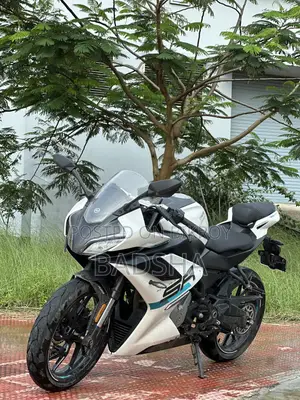 New CFMoto 300SR 2025 White