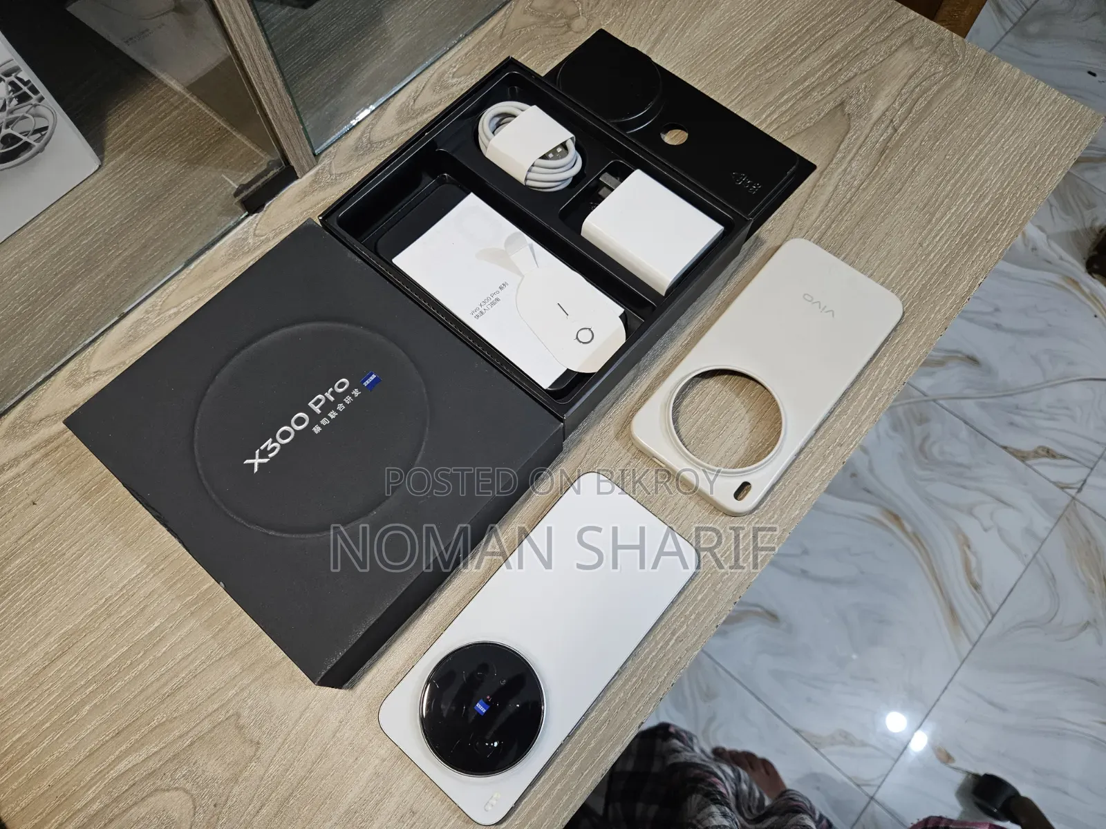 নতুন ভিভো এক্স৩০০ প্রো ২৫৬ জিবি সাদা