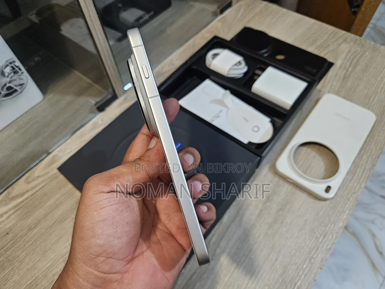 নতুন ভিভো এক্স৩০০ প্রো ২৫৬ জিবি সাদা