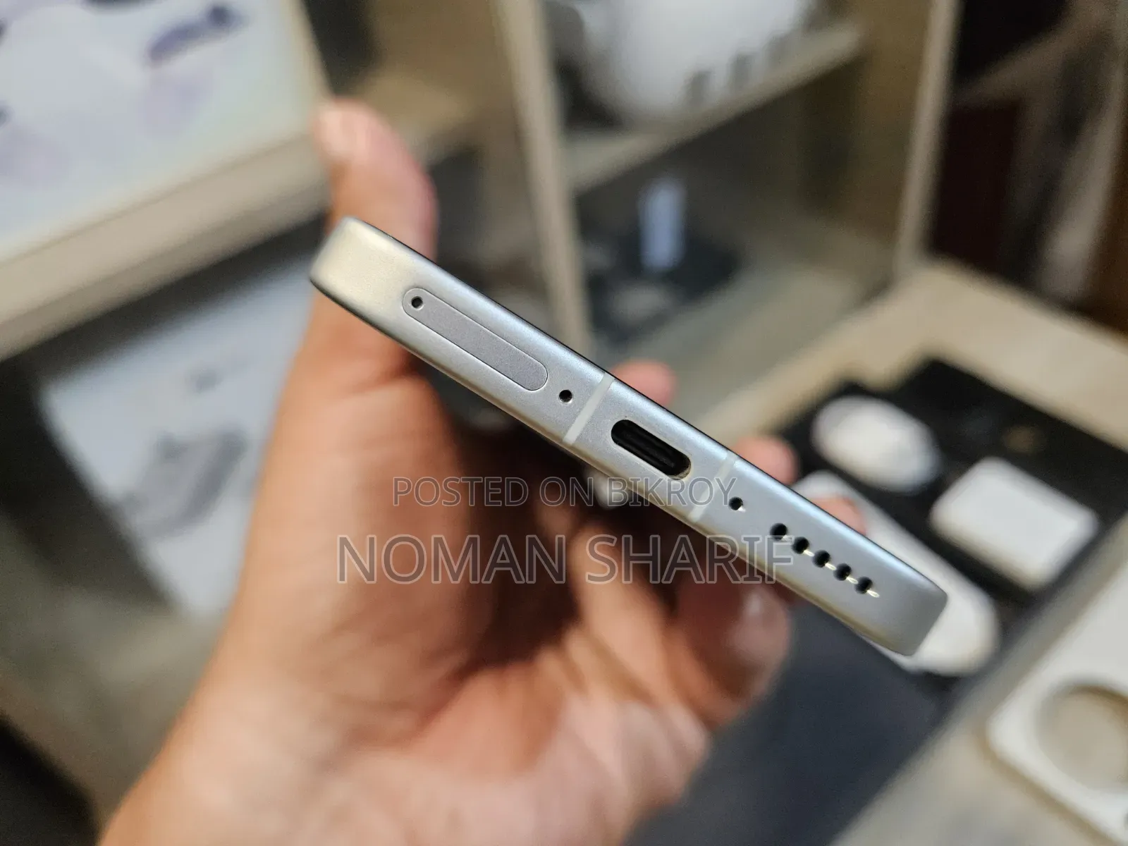 নতুন ভিভো এক্স৩০০ প্রো ২৫৬ জিবি সাদা