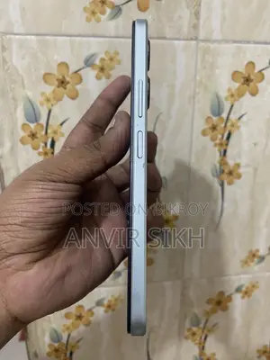 ভিভো ওয়াই১৮ ১২৮ জিবি সাদা