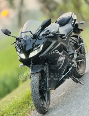 নতুন ইয়ামাহা আর১৫ ভি৩ ২০২৪ কালো