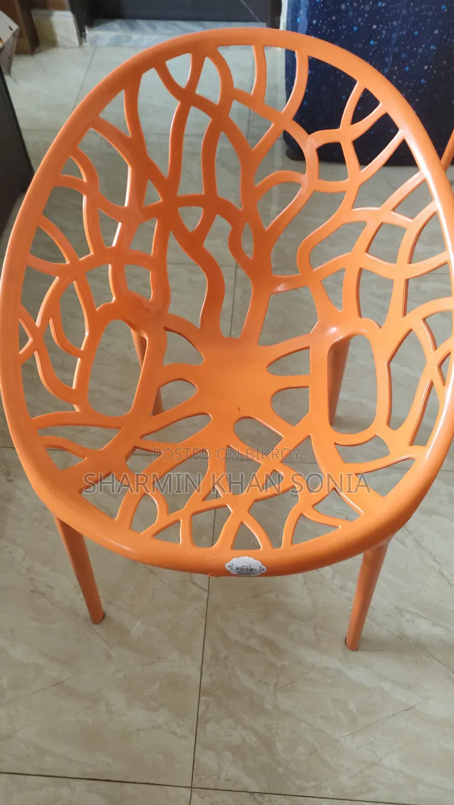 নিত্যপ্রয়োজনীয় চেয়ার