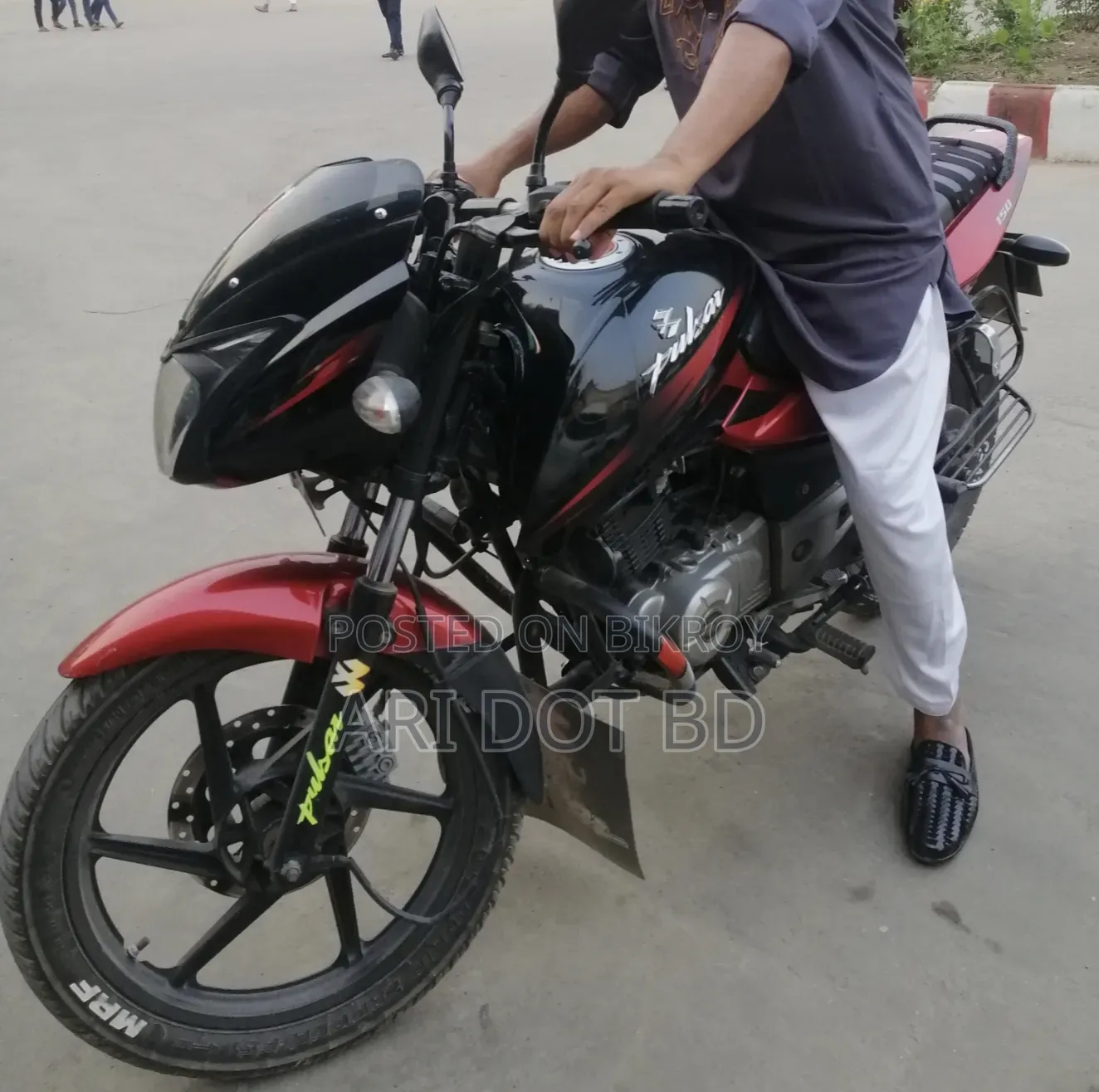 বাজাজ পালসার ১৫০ ২০১৪ লাল