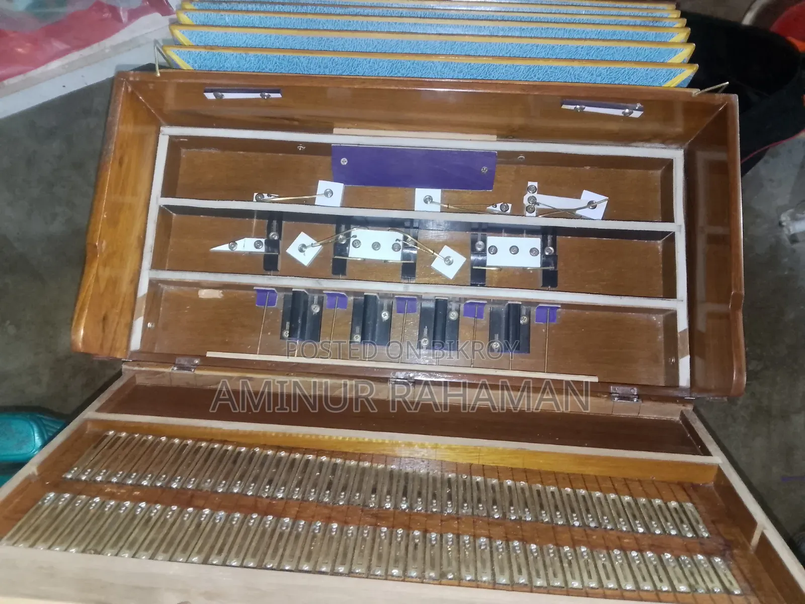 হারমোনিয়াম বিক্রি করা হবে