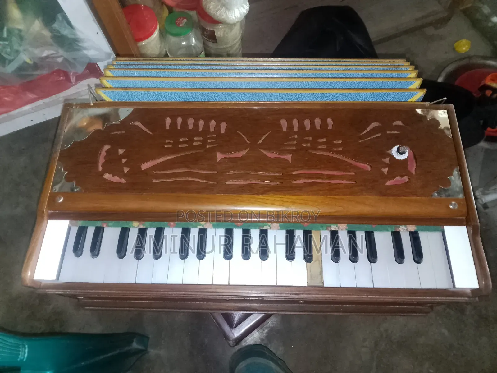 হারমোনিয়াম বিক্রি করা হবে