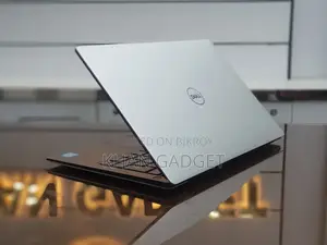Laptop Dell Latitude 5300 8GB Intel Core I7 SSD 256GB