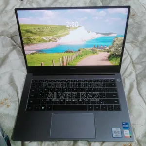 Laptop Huawei MateBook 13 WRT-W19E 16GB Intel Core I7 HDD 128GB