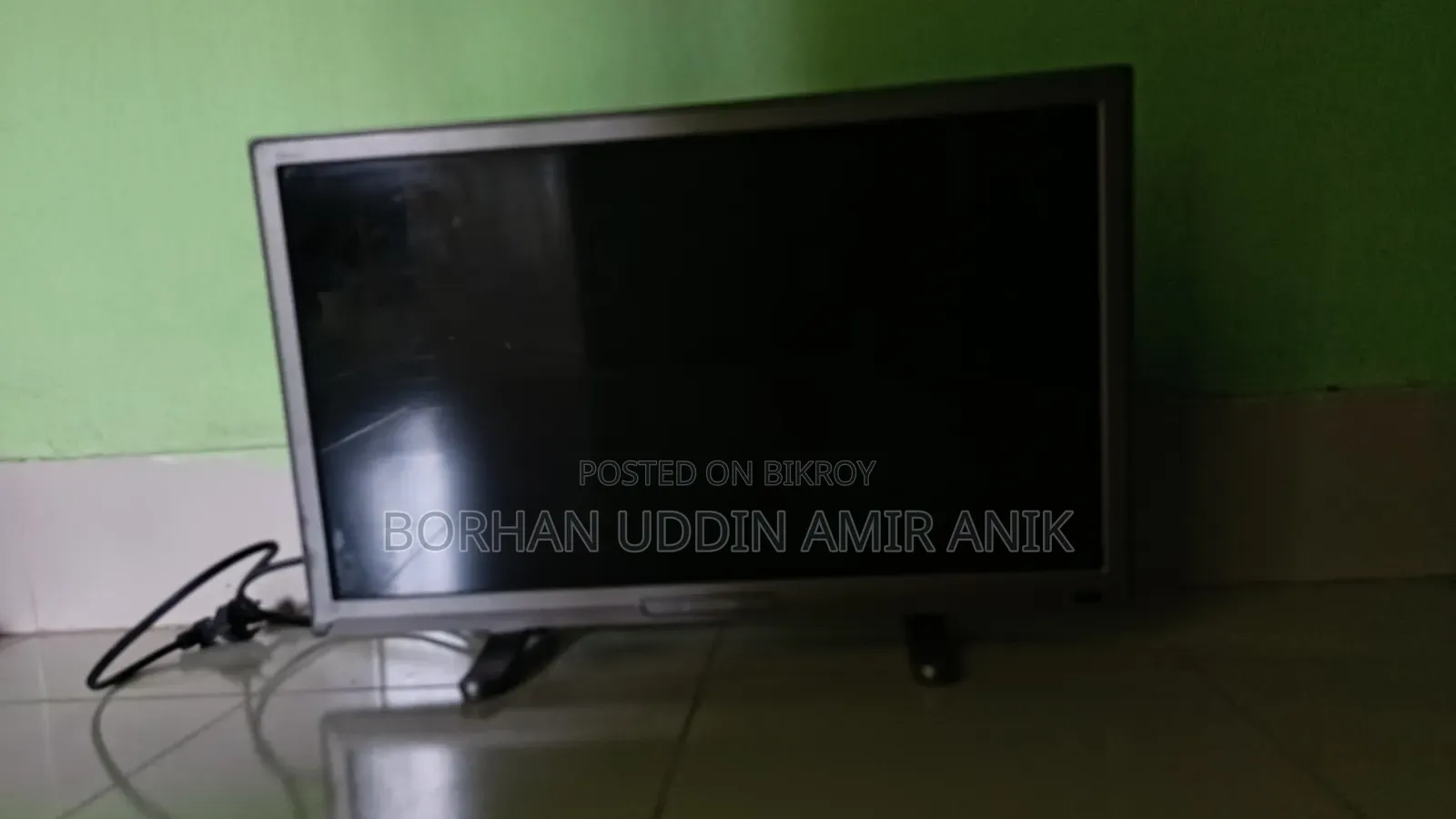 24" LED Walton TV