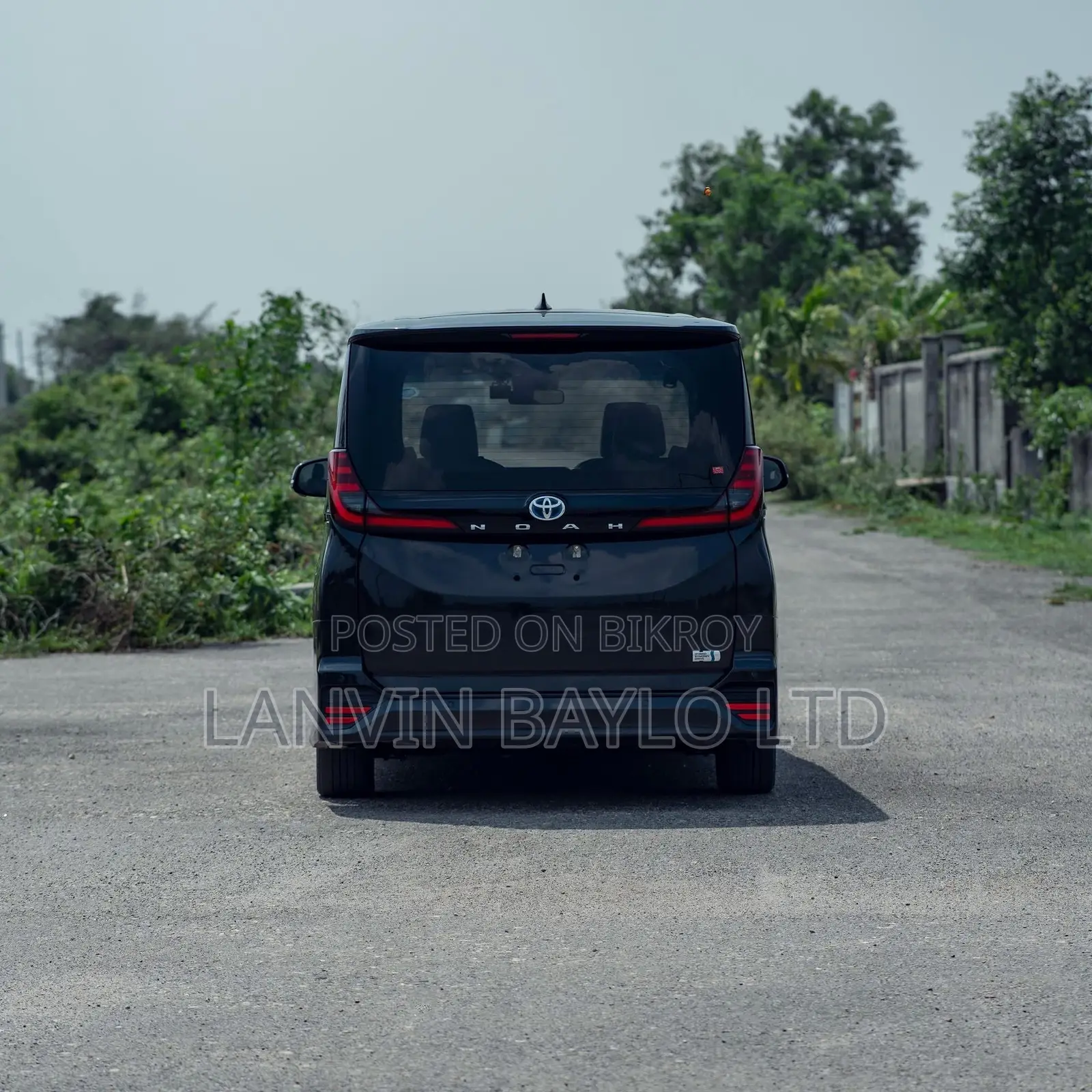 নতুন টয়োটা নোয়া ২০২২ ব্ল্যাক