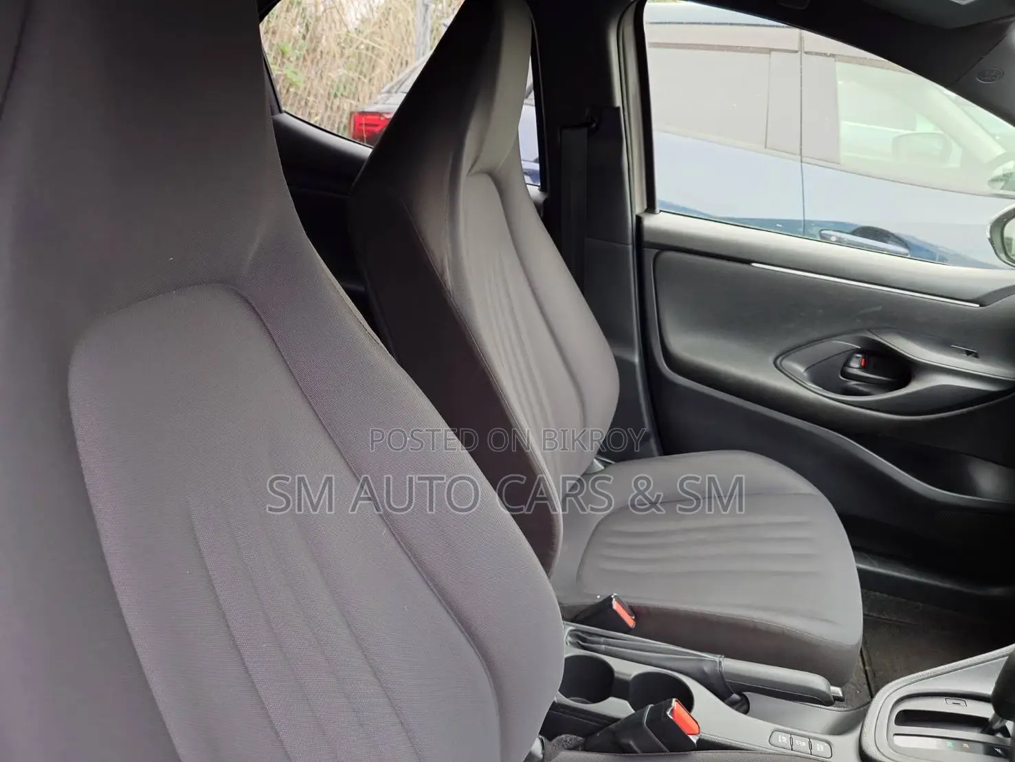 Toyota Yaris 2021 Brown