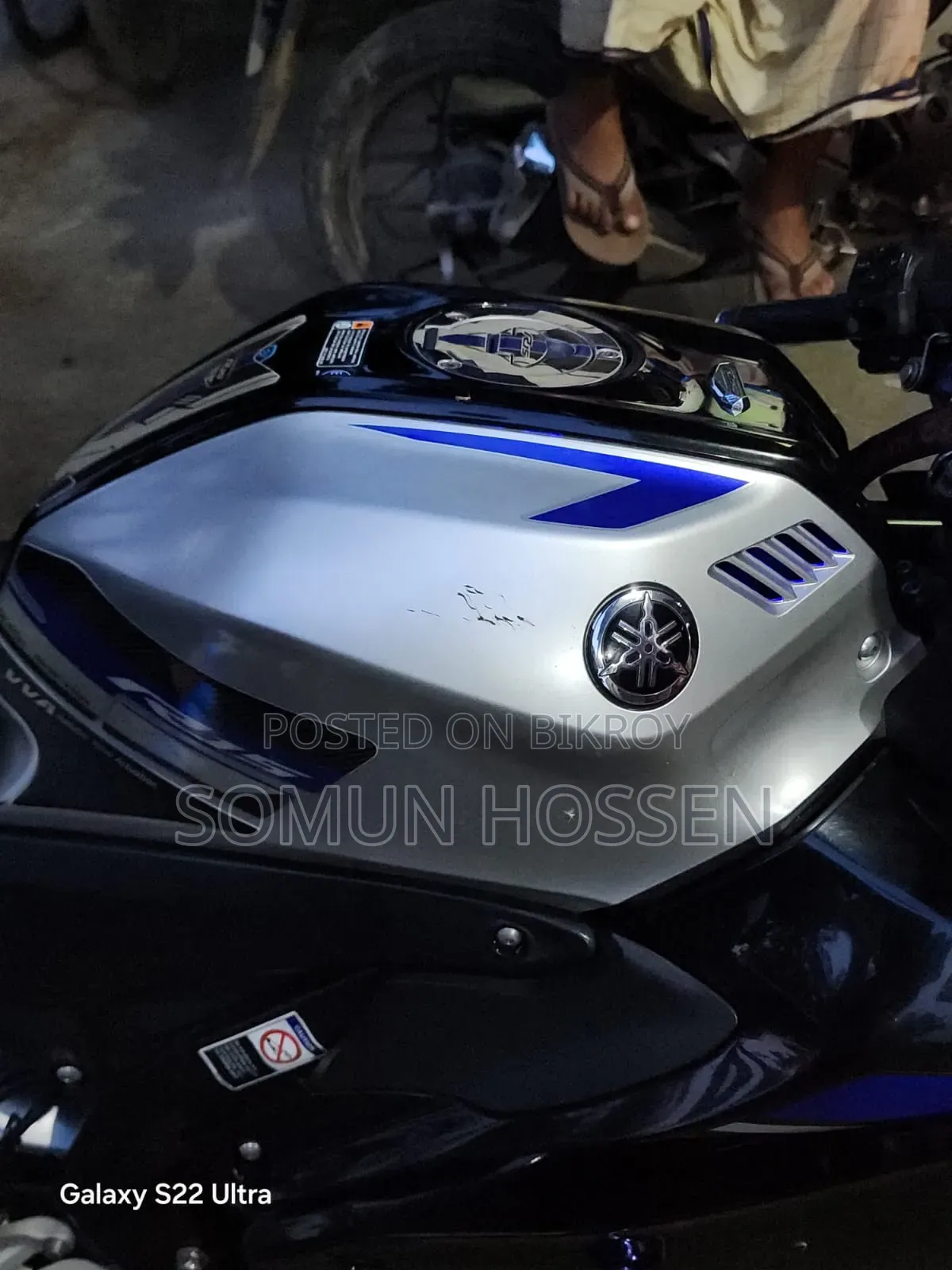 Yamaha 2025 Black motorbike