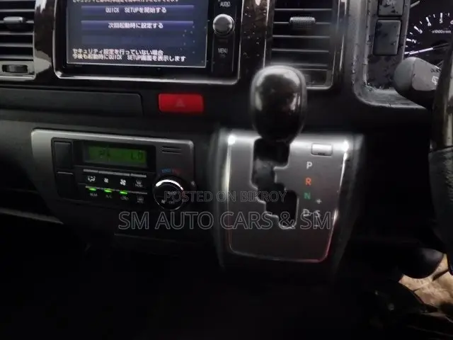টয়োটা হাইএস ২০২১ কালো