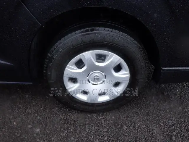 টয়োটা হাইএস ২০২১ কালো