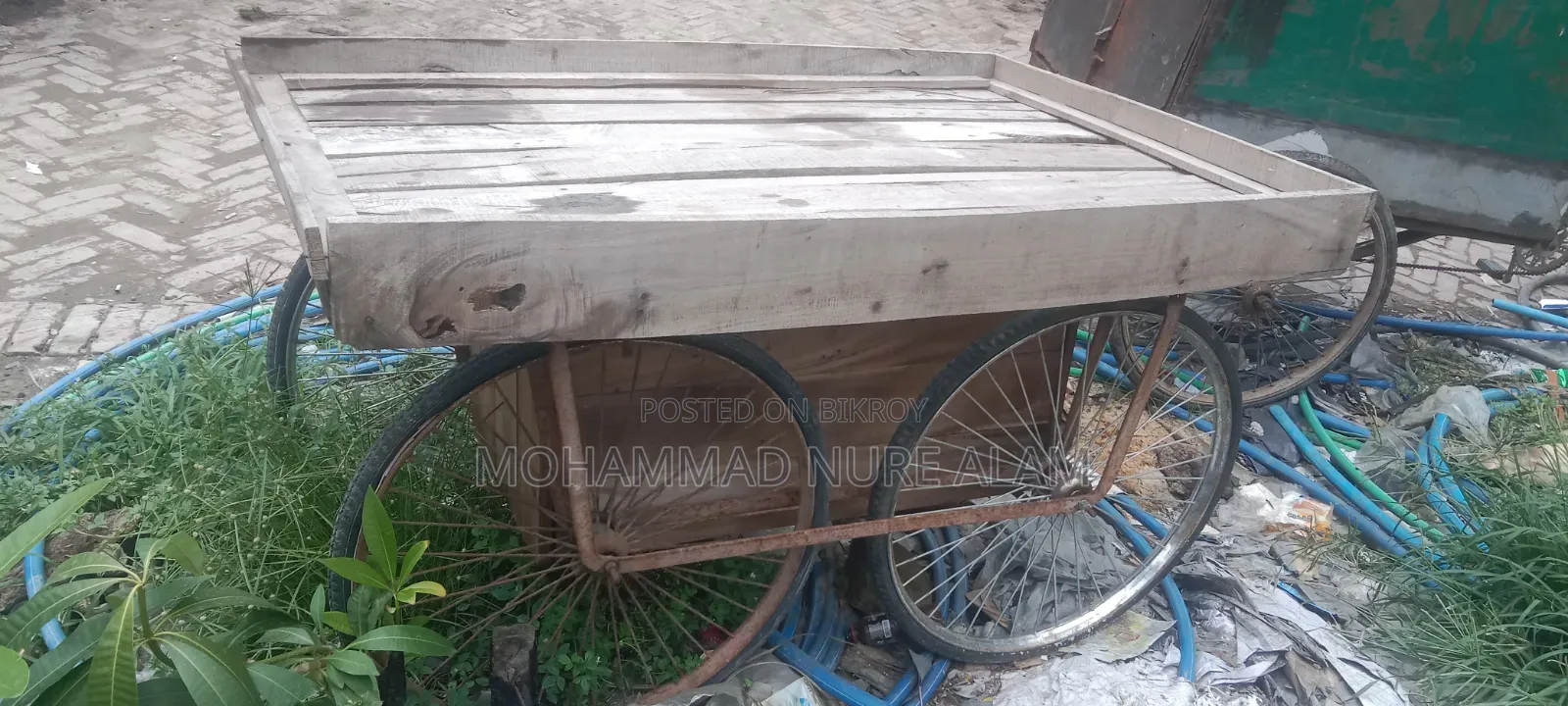 Four-wheeled van cart