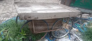 Four-wheeled van cart