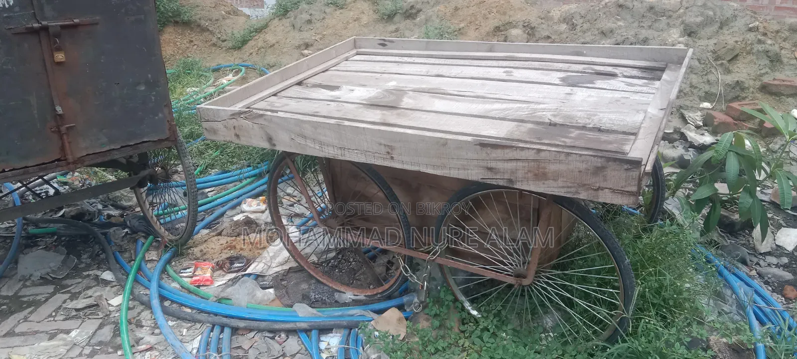 Four-wheeled van cart