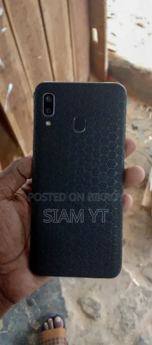 Samsung Galaxy A20 32 GB Black