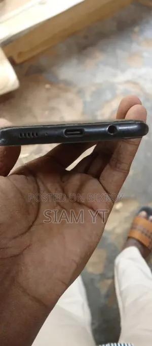 Samsung Galaxy A20 32 GB Black