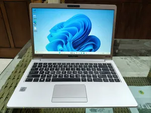 Laptop 8GB Intel Core i5 HDD 1TB