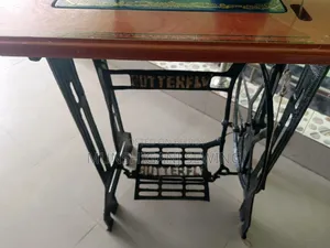 Second Hand Sewing Machine Full Package With Table Stand