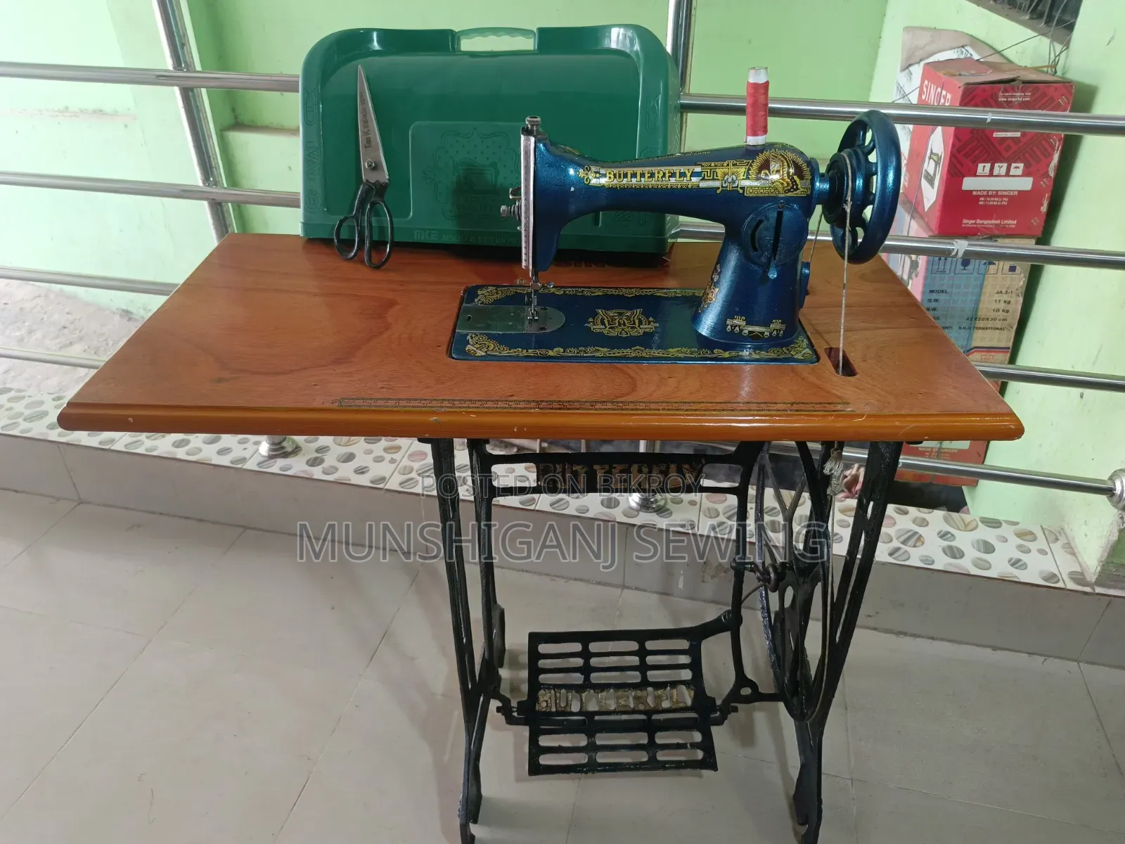 Second Hand Sewing Machine Full Package With Table Stand