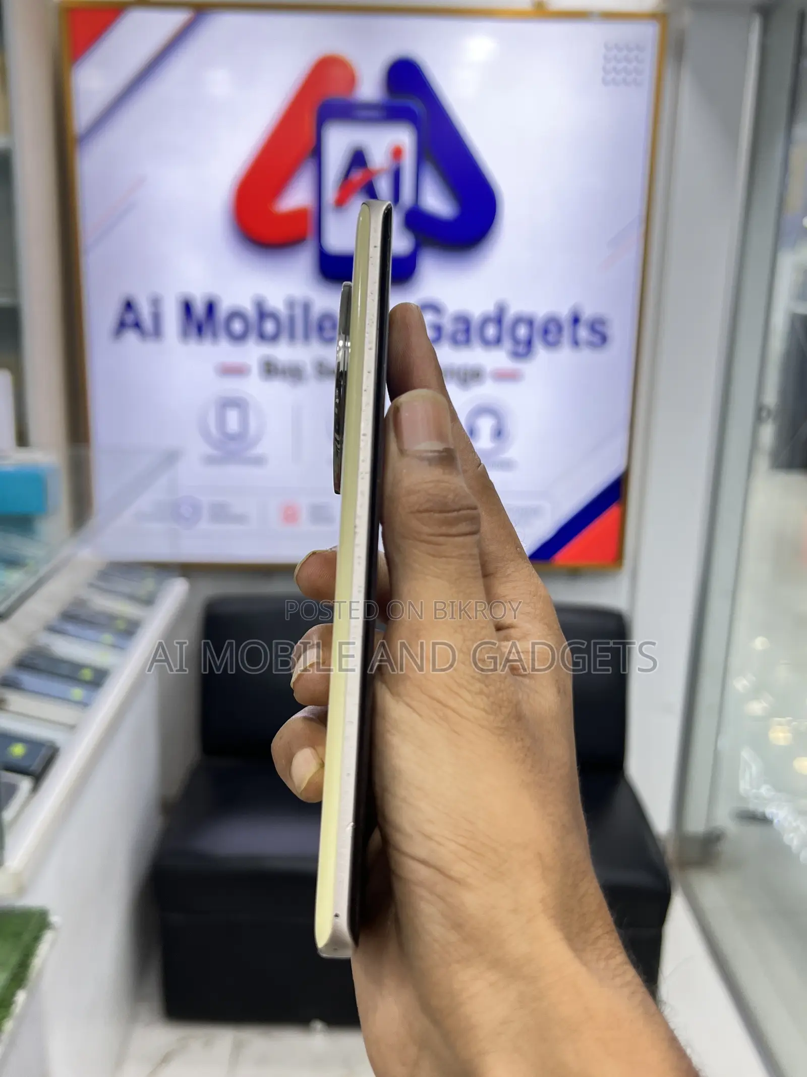 হেলিও ১০০ ২৫৬ জিবি ইয়েলো