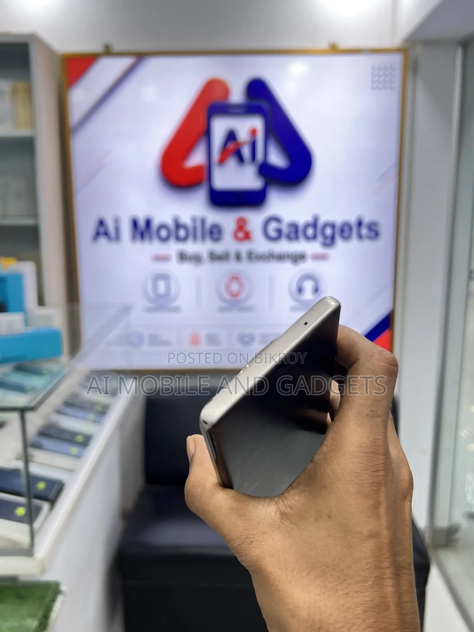 হেলিও ১০০ ২৫৬ জিবি ইয়েলো