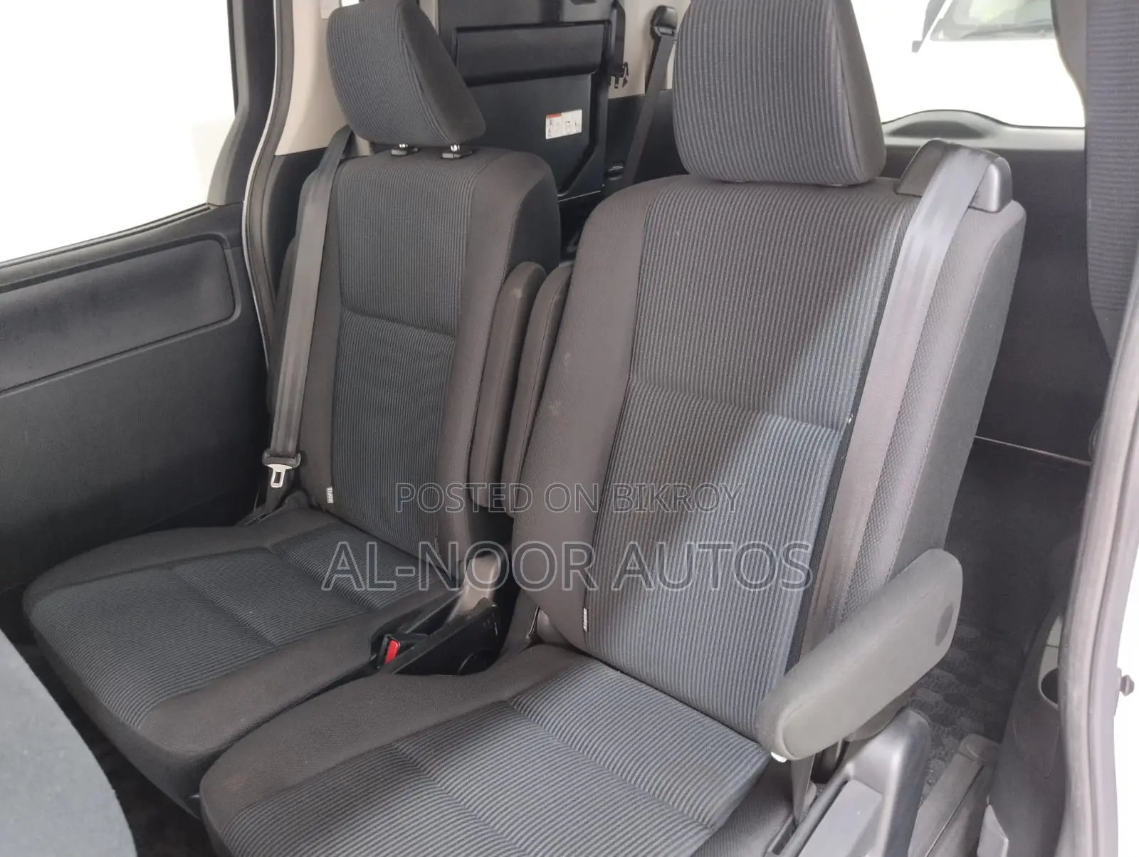 Toyota Noah 2021 Pearl