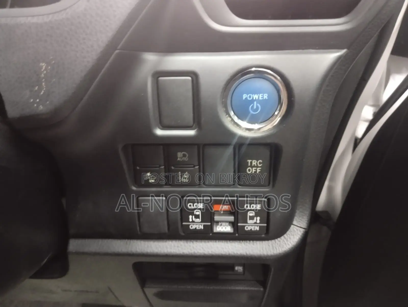 Toyota Noah 2021 Pearl