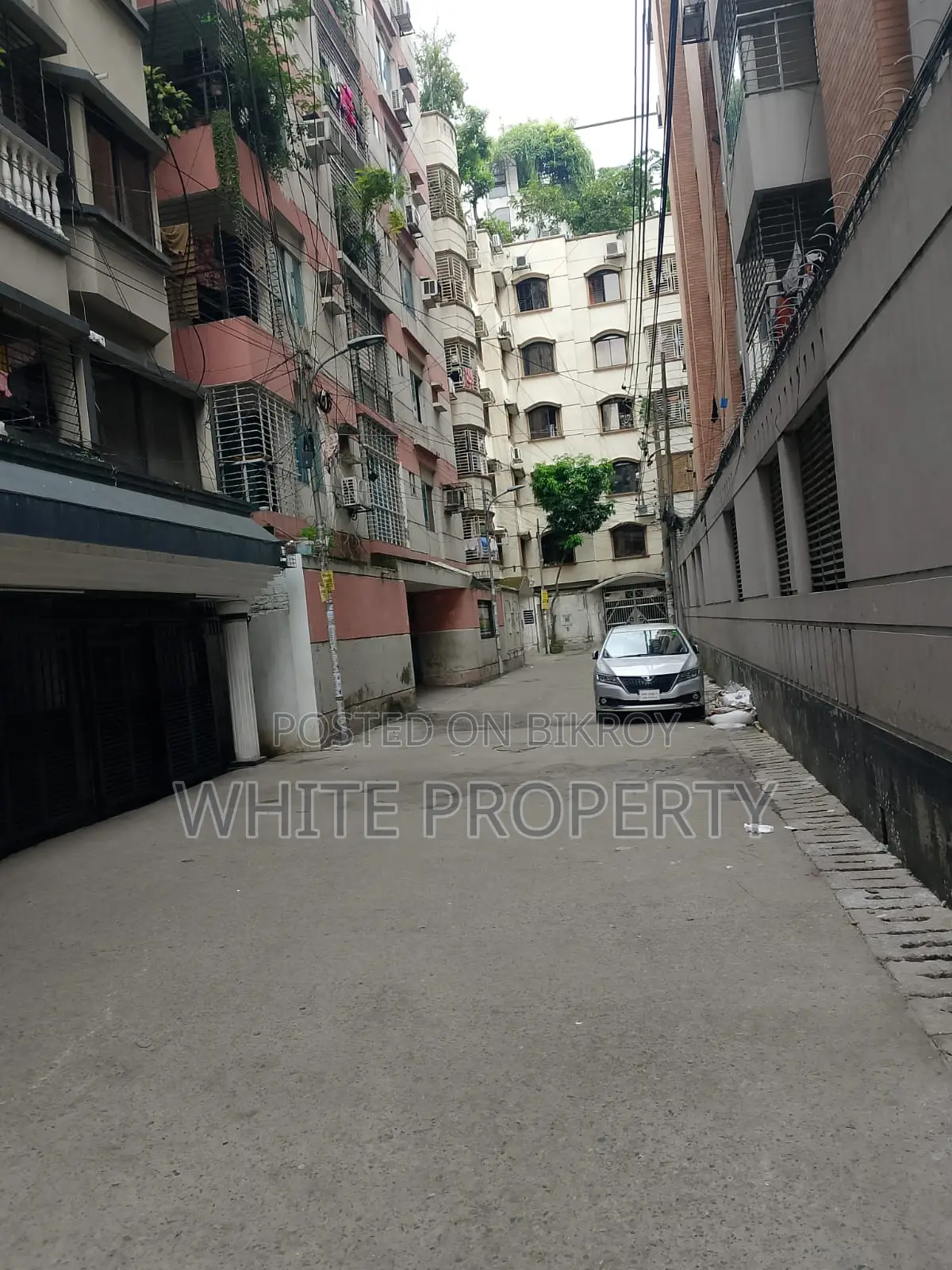 3-bedroom Apartment in White Property, Dhanmondi for sale