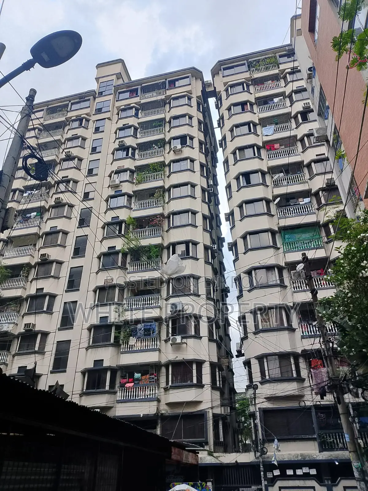 3-bedroom Apartment in White Property, Dhanmondi for sale