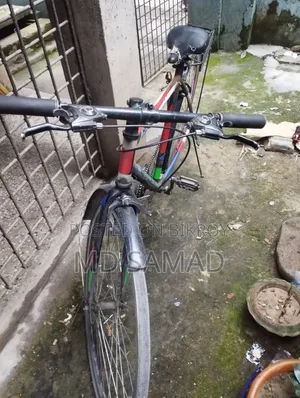 একটি চিকন চাকার সাইকেল বিক্রি করা হবে
