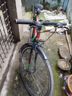 একটি চিকন চাকার সাইকেল বিক্রি করা হবে