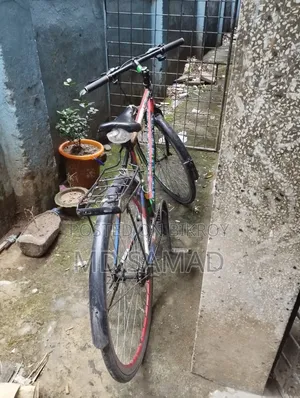 একটি চিকন চাকার সাইকেল বিক্রি করা হবে