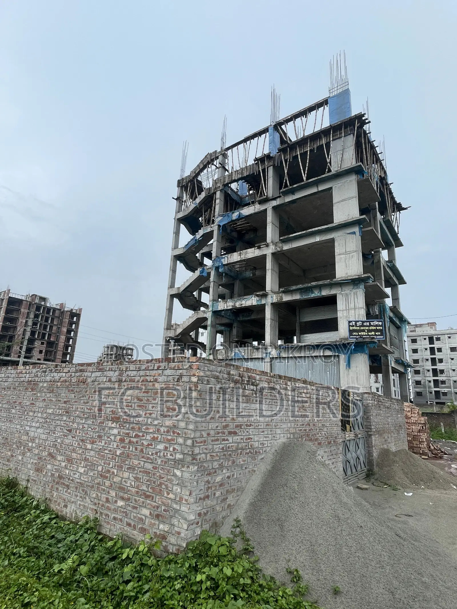 Furnished 3-bedroom Apartment in Ak Muntahen, Basundhara for sale