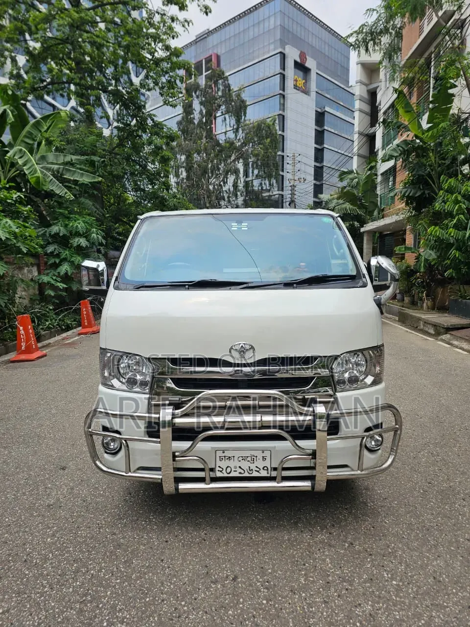 Toyota HiAce 2016 White