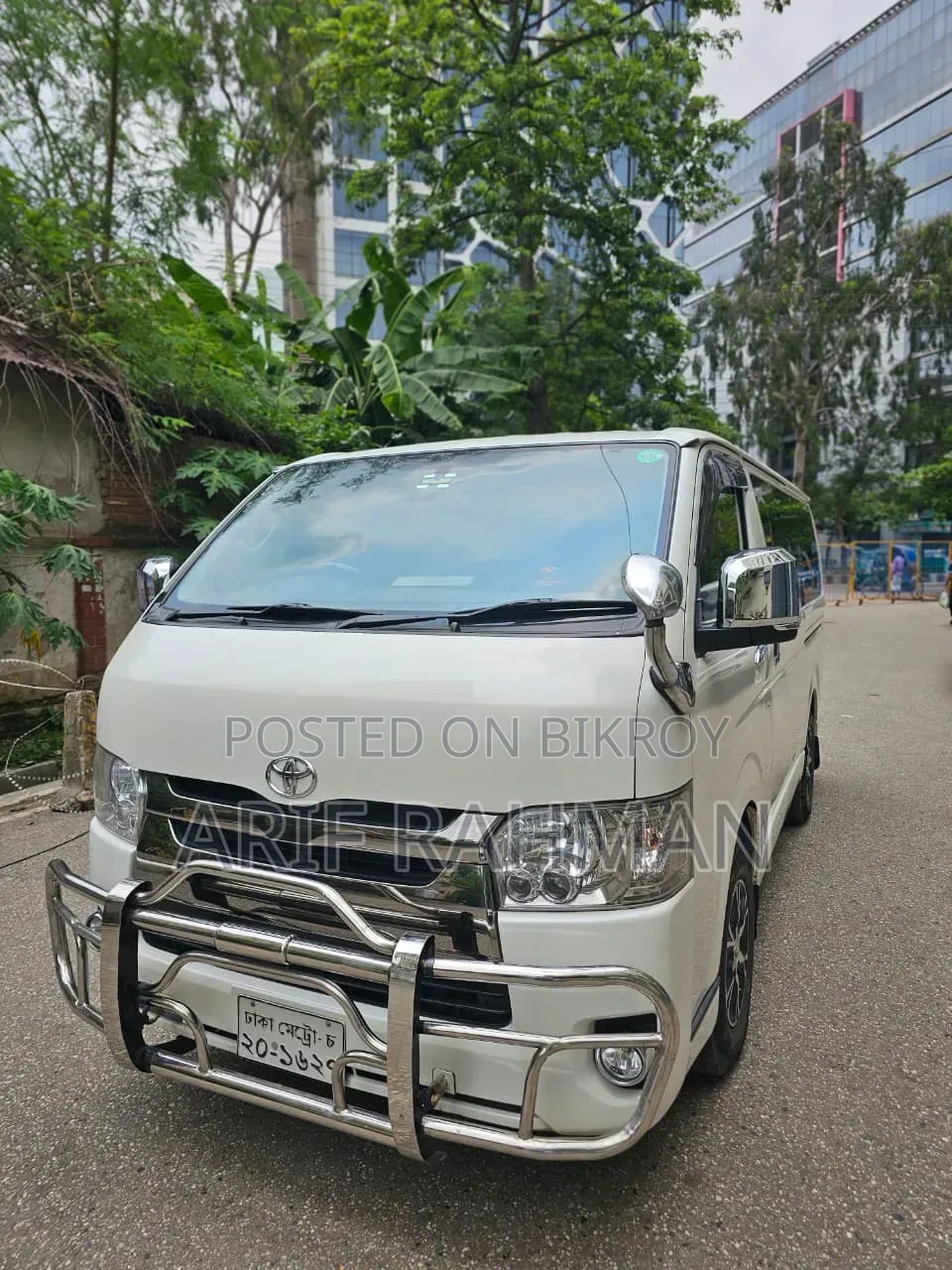 Toyota HiAce 2016 White