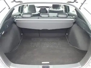 টয়োটা প্রিয়াস ২০২১ পার্ল
