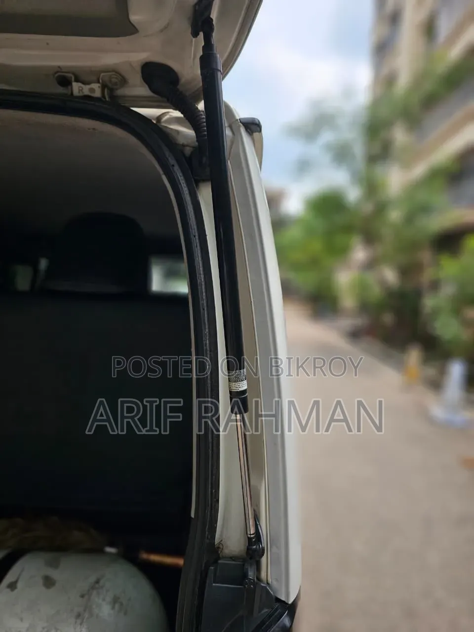 Toyota HiAce 2016 White