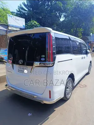 Toyota Noah 2018 Pearl